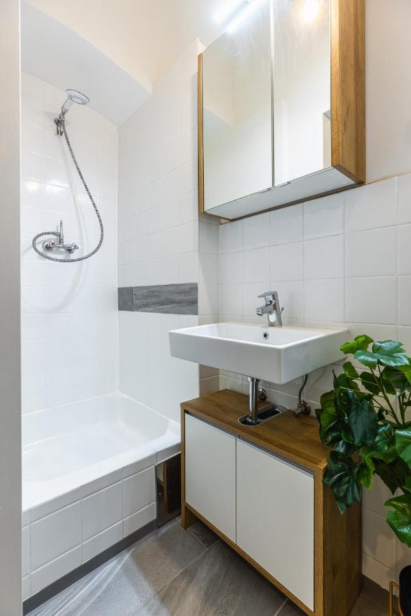 Stylish 1 Bedroom Apartment Near Hannovamarkt Wien Eksteriør billede